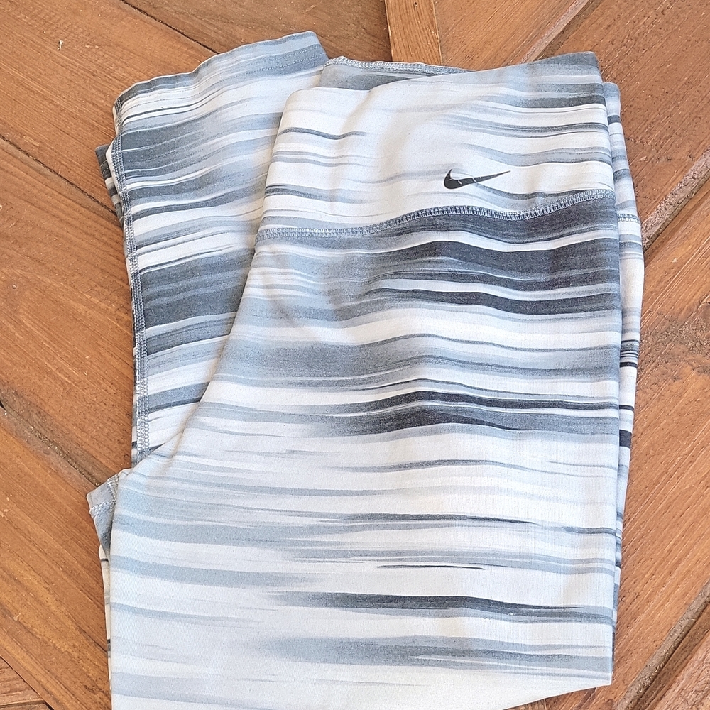 π Nike Dri-Fit leggings M - Picture 1 of 8